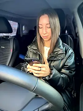 Snapshot of EvaCatt chatting on December 6, 3:30 am EvaCatt online show from December 6, 3:30 am