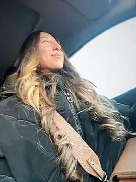 Snapshot of EvaCatt chatting on December 15, 6:18 am EvaCatt online show from December 15, 6:18 am