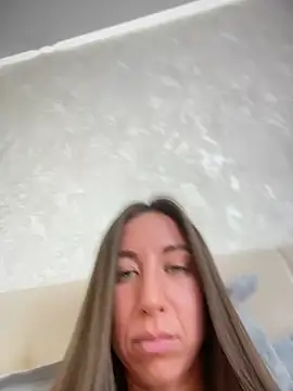 Snapshot of EvaCatt chatting on February 24, 4:05 am EvaCatt online show from February 24, 4:05 am