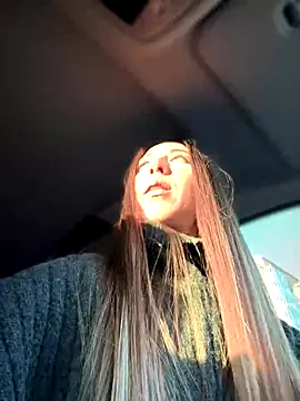 Snapshot of EvaCatt chatting on November 17, 2:28 am EvaCatt online show from November 17, 2:28 am