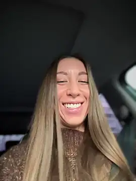 Snapshot of EvaCatt chatting on November 18, 3:34 am EvaCatt online show from November 18, 3:34 am