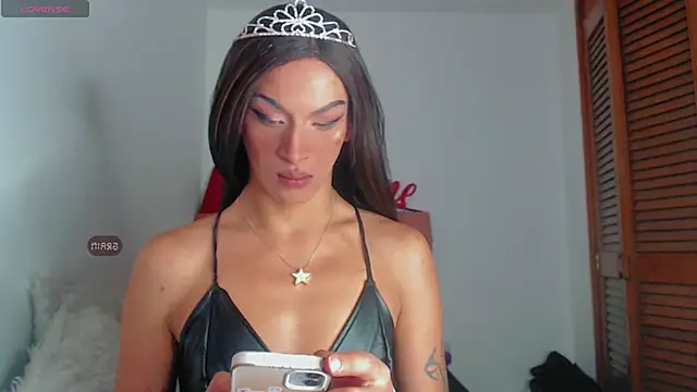 Snapshot of Summer_XO chatting on January 8, 1:53 am Summer XO online show from January 8, 1:53 am