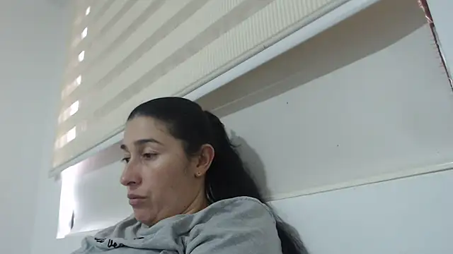 Snapshot of andreaisis2 chatting on February 21, 9:43 pm andreaisis2 online show from February 21, 9:43 pm