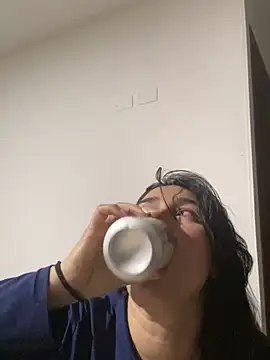 Snapshot of andreaisis2 chatting on February 23, 4:50 am andreaisis2 online show from February 23, 4:50 am