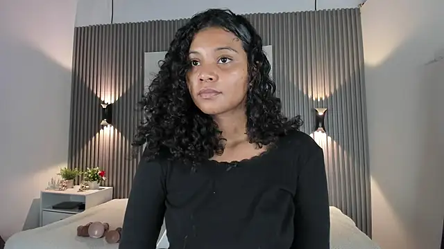 Snapshot of Zafiiraa chatting on June 23, 10:41 pm Zafiiraa online show from June 23, 10:41 pm