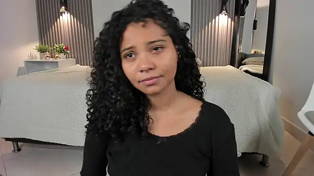 Snapshot of Zafiiraa chatting on July 1, 3:41 am Zafiiraa online show from July 1, 3:41 am