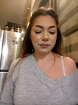 Snapshot of Ella_sweety chatting on January 4, 9:09 pm Ella sweety online show from January 4, 9:09 pm