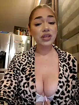 Snapshot of Ella_sweety chatting on January 18, 8:51 pm Ella sweety online show from January 18, 8:51 pm