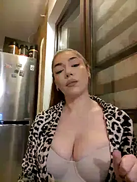 Snapshot of Ella_sweety chatting on February 22, 11:03 pm Ella sweety online show from February 22, 11:03 pm