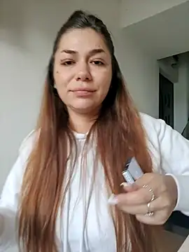 Snapshot of Ella_sweety chatting on October 16, 6:36 am Ella sweety online show from October 16, 6:36 am