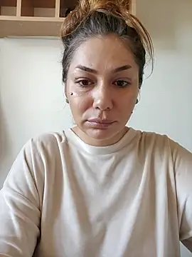 Snapshot of Ella_sweety chatting on November 3, 7:31 am Ella sweety online show from November 3, 7:31 am