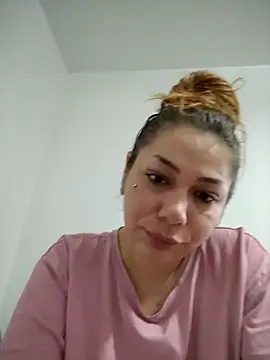 Snapshot of Ella_sweety chatting on November 4, 7:18 am Ella sweety online show from November 4, 7:18 am