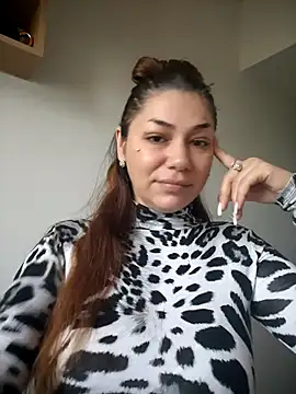 Snapshot of Ella_sweety chatting on November 5, 7:08 am Ella sweety online show from November 5, 7:08 am