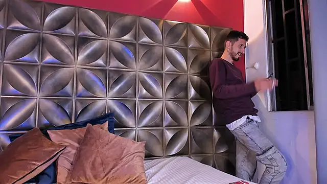 Snapshot of sam_bisex chatting on March 31, 4:13 am sam bisex online show from March 31, 4:13 am