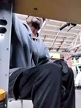 Snapshot of Daddy_hook chatting on December 6, 3:44 pm Daddy hook online show from December 6, 3:44 pm