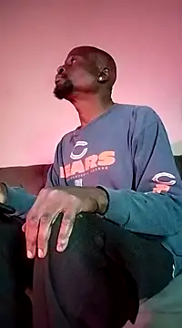 Snapshot of Daddy_hook chatting on December 15, 12:18 am Daddy hook online show from December 15, 12:18 am