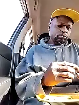 Snapshot of Daddy_hook chatting on December 21, 10:30 pm Daddy hook online show from December 21, 10:30 pm