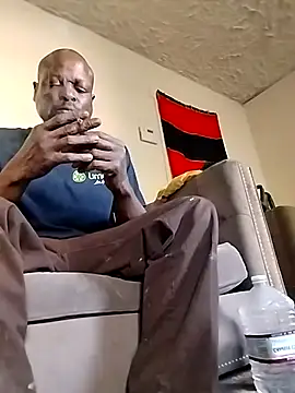 Snapshot of Daddy_hook chatting on March 22, 12:17 am Daddy hook online show from March 22, 12:17 am