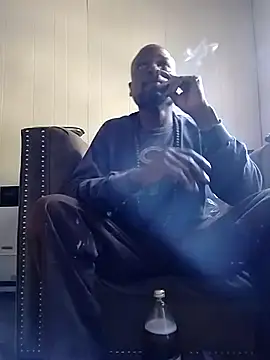 Snapshot of Daddy_hook chatting on October 28, 10:34 pm Daddy hook online show from October 28, 10:34 pm