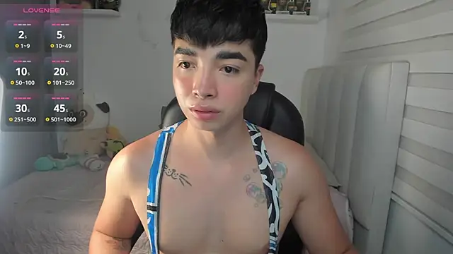 Snapshot of santy7v7 chatting on July 16, 8:04 pm santy7v7 online show from July 16, 8:04 pm