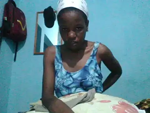 Snapshot of sweetchic_ chatting on March 18, 11:20 pm sweetchic online show from March 18, 11:20 pm