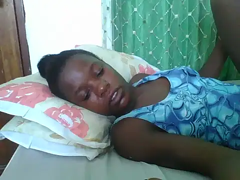 sweetchic  online show from December 21, 7:48 am