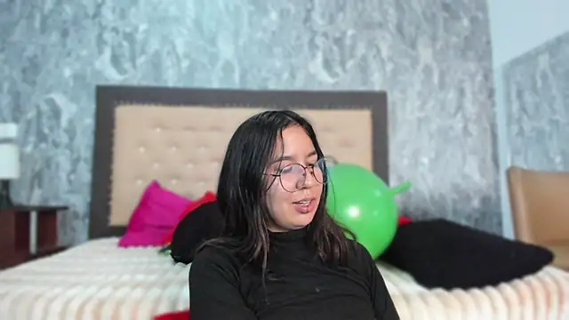 Lia sarahi online show from March 6, 11:14 am