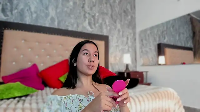 Lia sarahi online show from March 12, 11:20 am