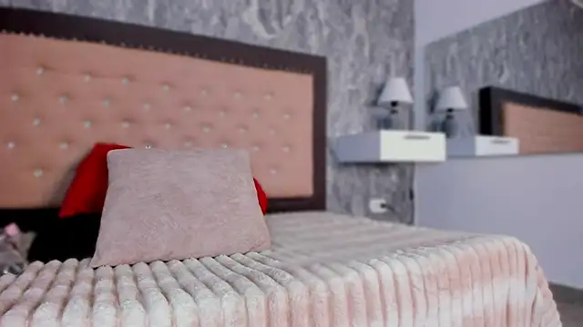 Lia sarahi online show from September 11, 11:32 am