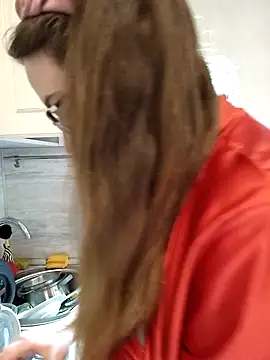 DienkaGreen online show from December 14, 1:05 pm