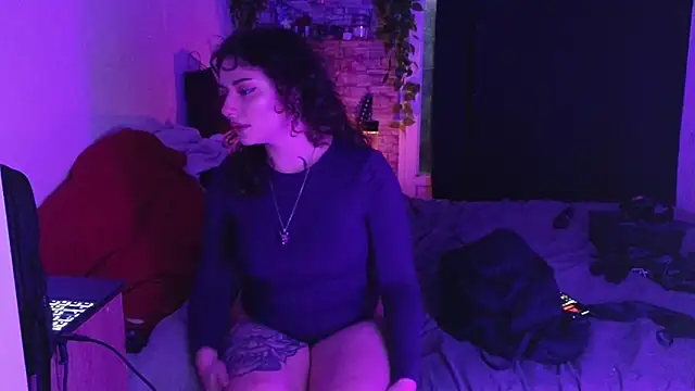 Snapshot of Moxxxie chatting on December 16, 4:34 pm Moxxxie online show from December 16, 4:34 pm