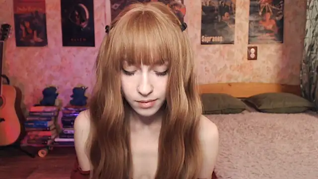 Snapshot of Friendly_Ellie chatting on November 15, 12:19 am Friendly Ellie online show from November 15, 12:19 am