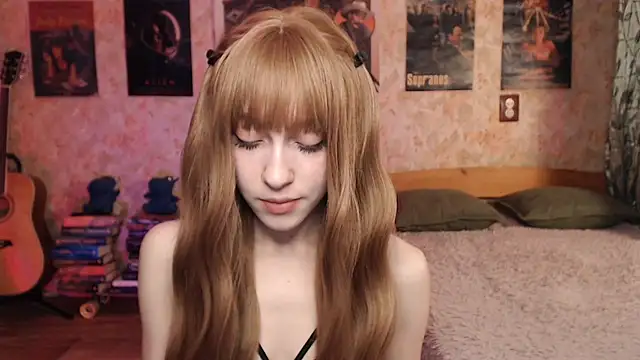 Snapshot of Friendly_Ellie chatting on November 18, 11:15 pm Friendly Ellie online show from November 18, 11:15 pm