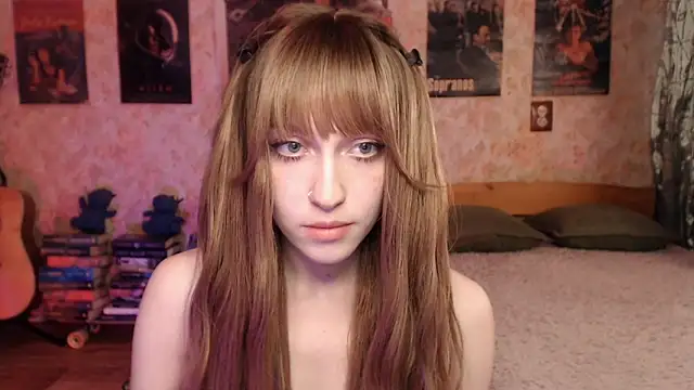 Snapshot of Friendly_Ellie chatting on May 30, 12:19 am Friendly Ellie online show from May 30, 12:19 am
