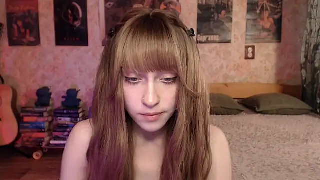 Snapshot of Friendly_Ellie chatting on June 2, 12:34 am Friendly Ellie online show from June 2, 12:34 am