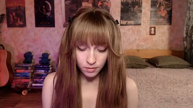 Snapshot of Friendly_Ellie chatting on June 5, 1:17 pm Friendly Ellie online show from June 5, 1:17 pm