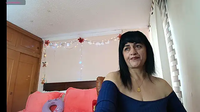 Snapshot of ISABEEL_SOFIA01 chatting on May 20, 2:12 pm ISABEEL SOFIA01 online show from May 20, 2:12 pm