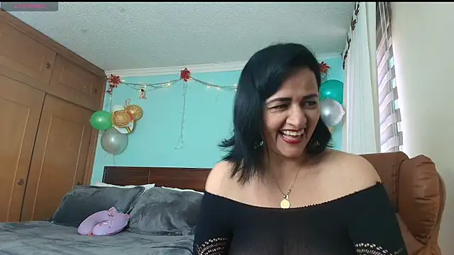 Snapshot of ISABEEL_SOFIA01 chatting on June 11, 3:32 pm ISABEEL SOFIA01 online show from June 11, 3:32 pm