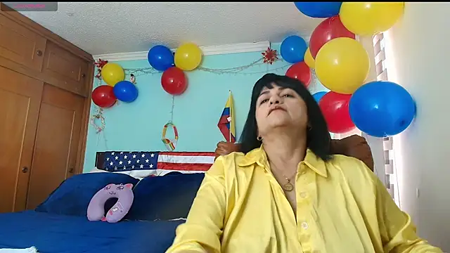 Snapshot of ISABEEL_SOFIA01 chatting on June 18, 4:55 pm ISABEEL SOFIA01 online show from June 18, 4:55 pm