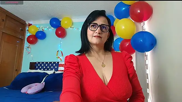 Snapshot of ISABEEL_SOFIA01 chatting on June 19, 4:22 pm ISABEEL SOFIA01 online show from June 19, 4:22 pm