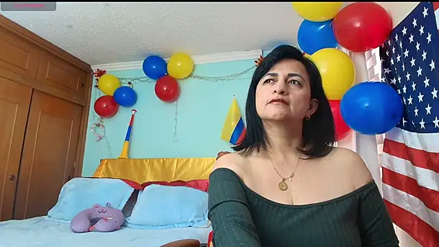 Snapshot of ISABEEL_SOFIA01 chatting on June 24, 7:02 pm ISABEEL SOFIA01 online show from June 24, 7:02 pm