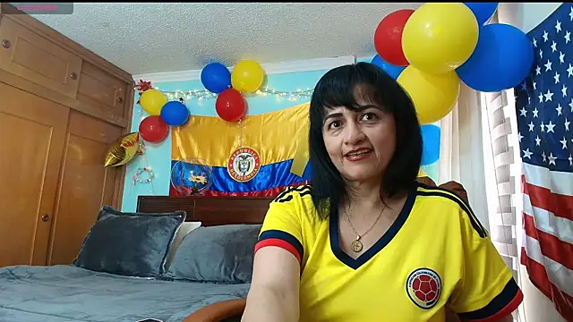 Snapshot of ISABEEL_SOFIA01 chatting on July 7, 6:34 pm ISABEEL SOFIA01 online show from July 7, 6:34 pm