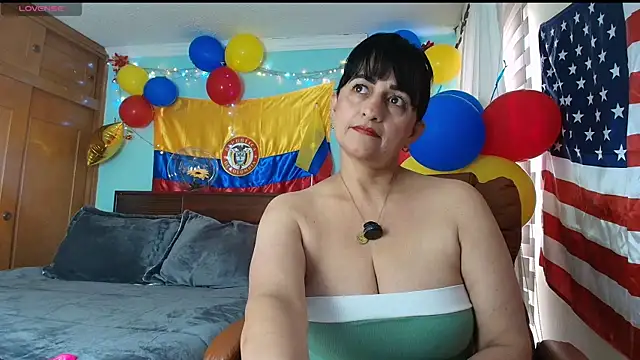 Snapshot of ISABEEL_SOFIA01 chatting on July 9, 8:02 pm ISABEEL SOFIA01 online show from July 9, 8:02 pm