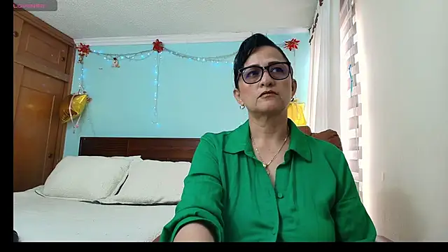 Snapshot of ISABEEL_SOFIA01 chatting on July 18, 7:39 pm ISABEEL SOFIA01 online show from July 18, 7:39 pm