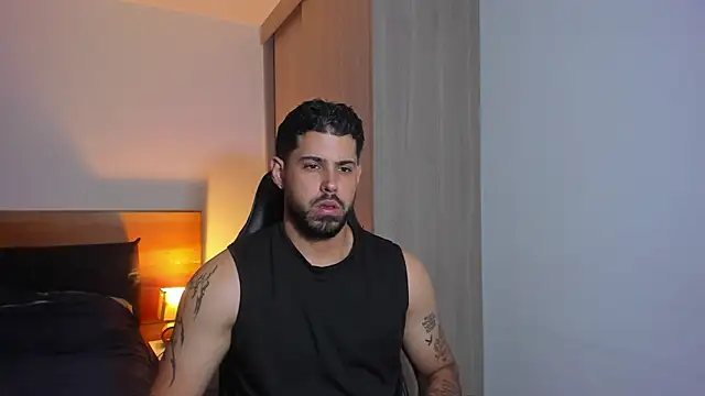 Justyn Torres online show from December 5, 4:55 pm