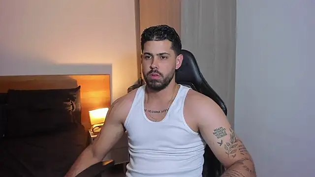 Justyn Torres online show from December 10, 7:11 pm