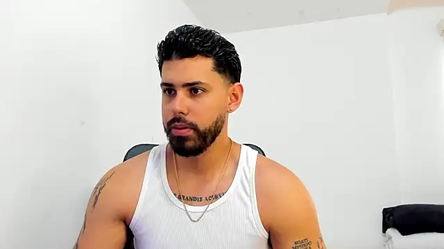 Justyn Torres online show from October 17, 6:54 pm