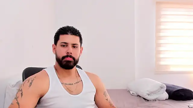 Justyn Torres online show from November 10, 6:29 pm