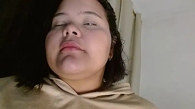 Snapshot of sexychubby___ chatting on February 9, 10:00 pm sexychubby    online show from February 9, 10:00 pm