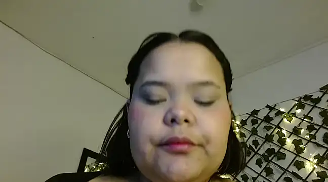 Snapshot of sexychubby___ chatting on February 25, 9:42 am sexychubby    online show from February 25, 9:42 am